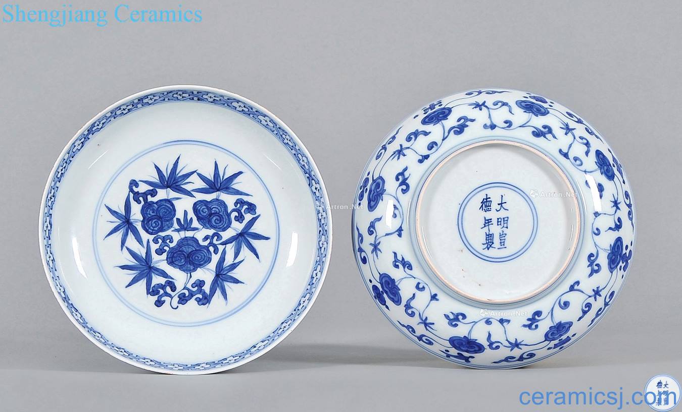 Ming jiajing Blue and white ganoderma lucidum tray (a)