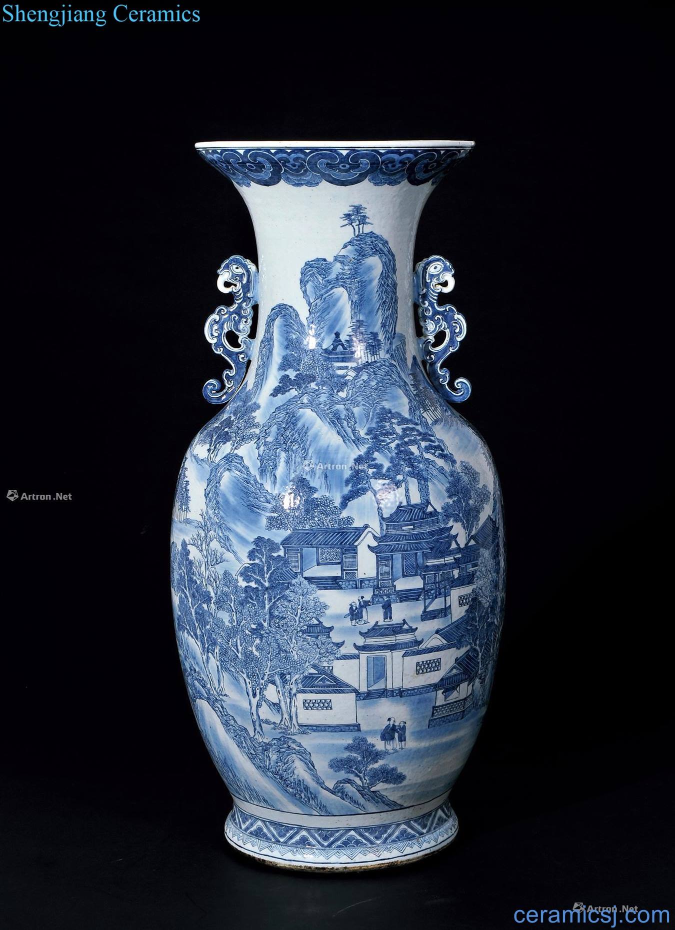 In the 18th century qing With the blue and white landscape character