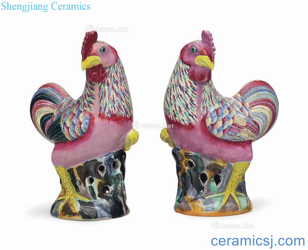 The end OF the 18th century/in the early 19th century A PAIR OF FAMILLE ROSE ROOSTERS