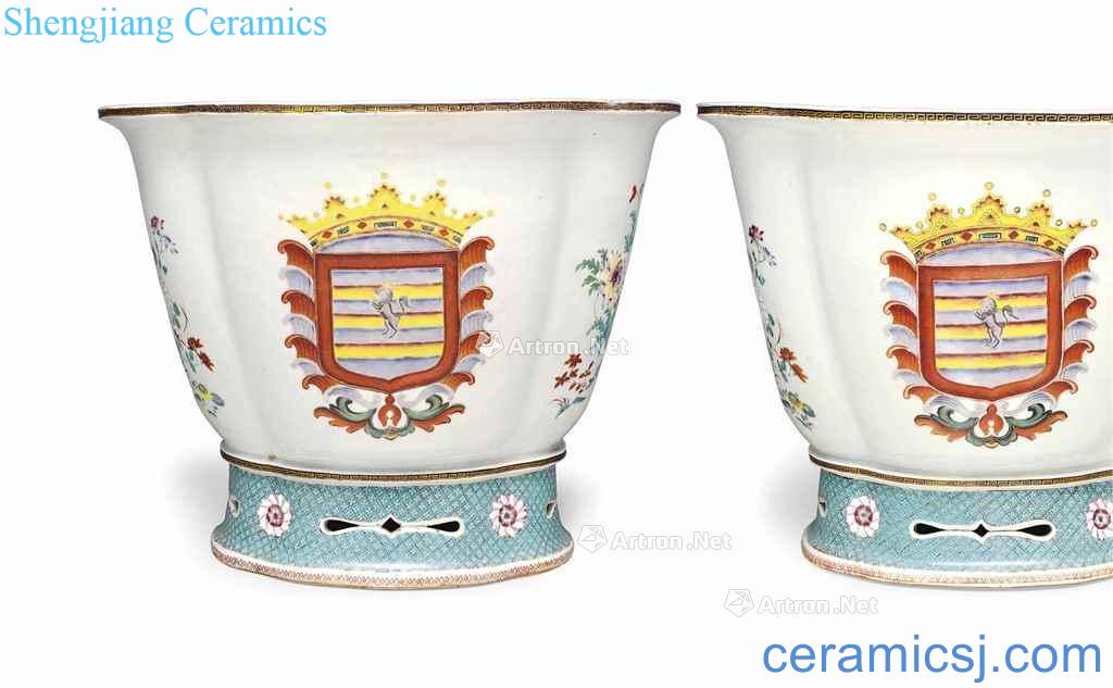 A PAIR OF 18 th-century FAMILLE ROSE ARMORIAL JARDINIERES