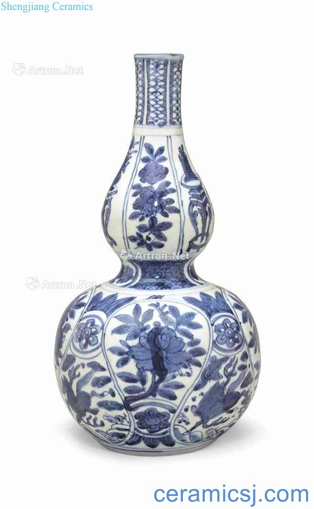 In the late Ming A LARGE DOUBLE - GOURD BLUE AND WHITE VASE