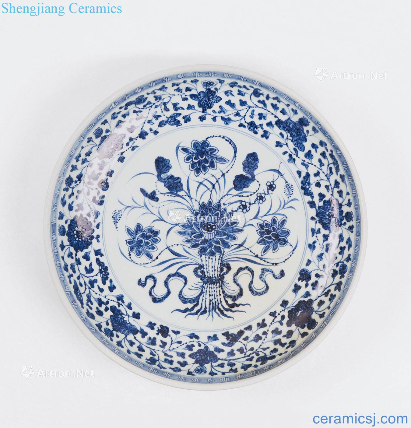 Qing qianlong Blue and white with a bunch of grain to the market