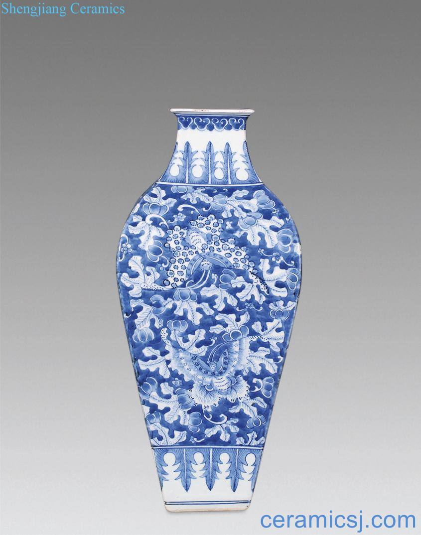 Qing daoguang Blue and white vase butterfly