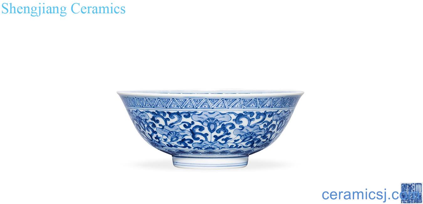 Qing qianlong blue-and-white horn pattern bowl