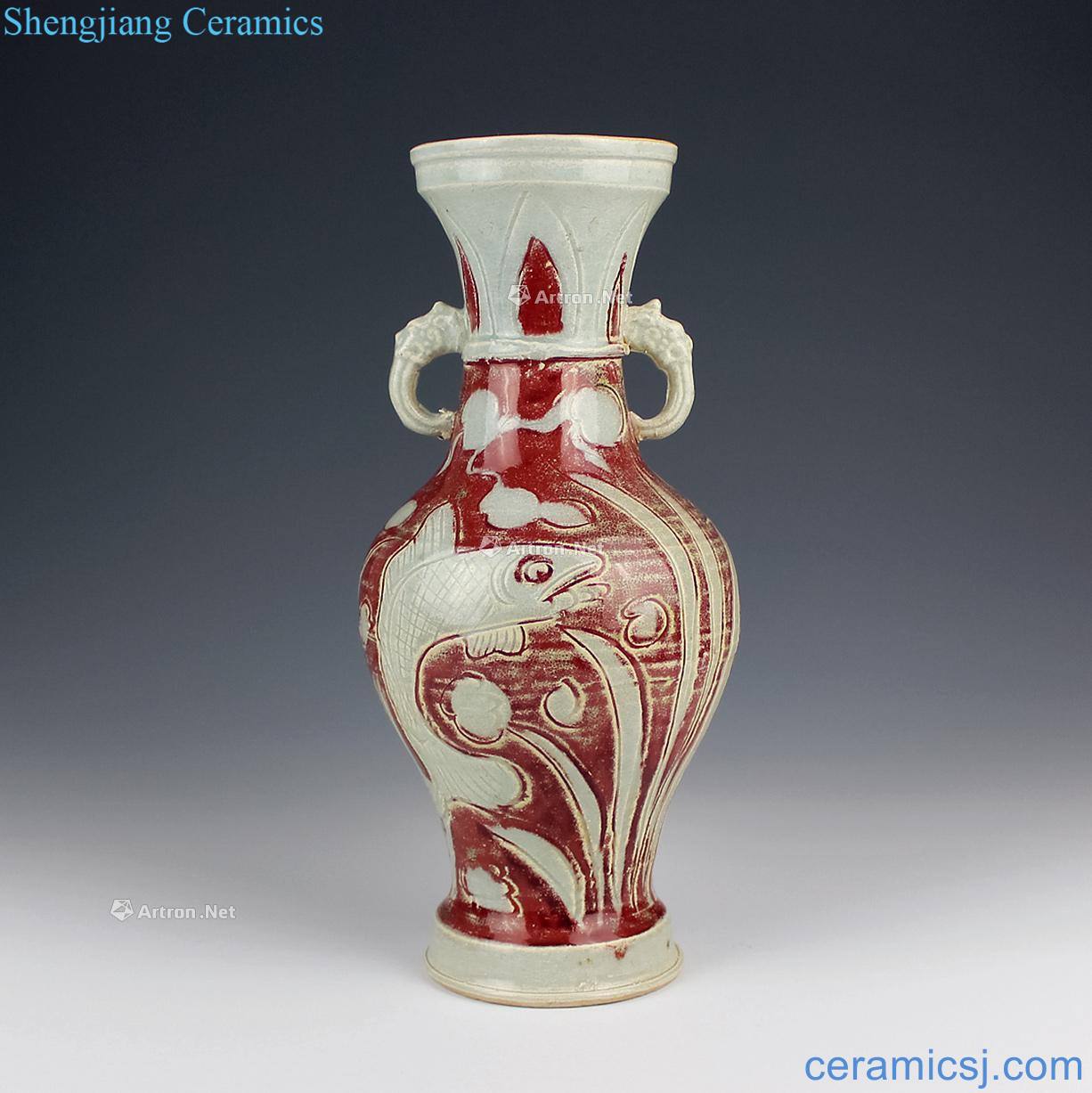 yuan Youligong carved fish algae lines like ear dish buccal bottle