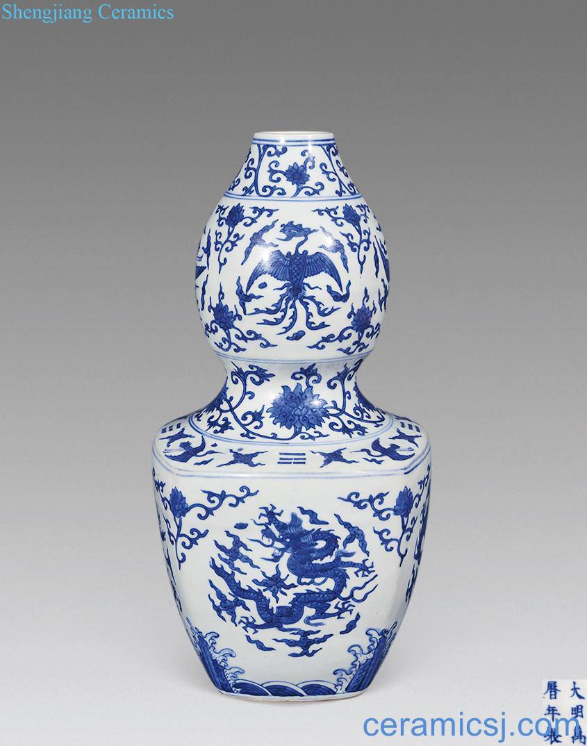 Ming Blue and white longfeng gourd bottle
