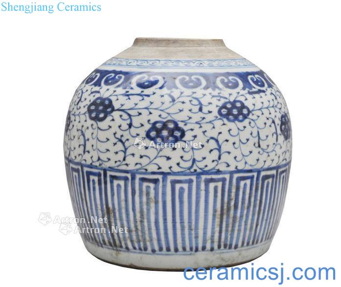 Mid qing Blue and white lotus flower pot