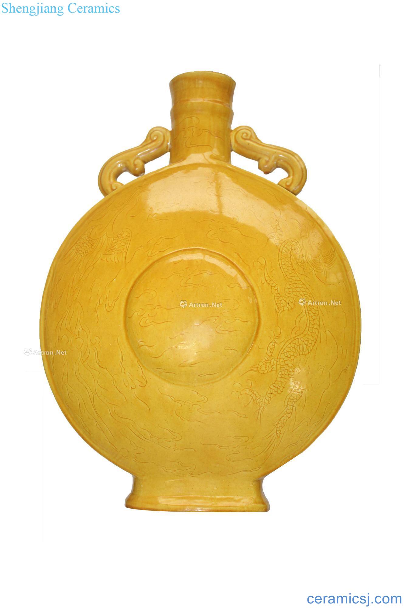 In the Ming dynasty Yellow to dark moment longfeng grain flat bottles