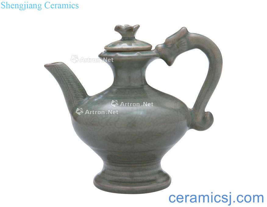 The song dynasty Longquan green glaze hand-cut with cover ewer