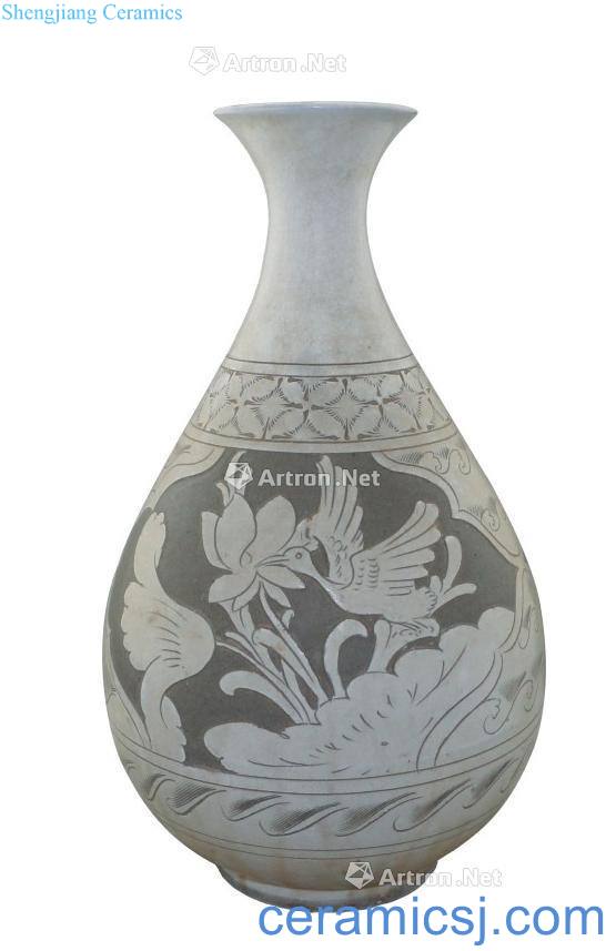yuan White glazed carved flower lotus goose grain okho spring bottle
