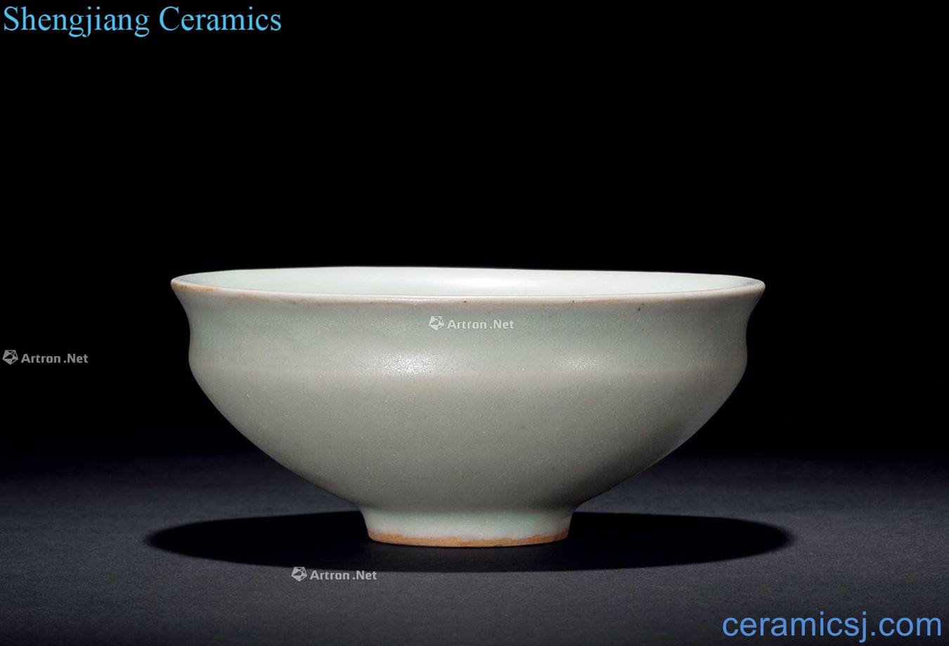 Ming Longquan celadon glaze beam mouth bowl