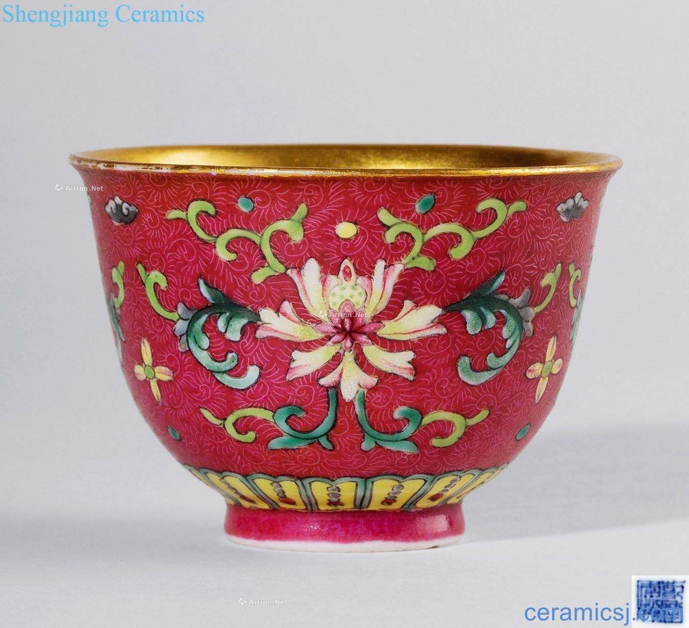 Qing qianlong carmine kam to squeeze the color flower grain cup