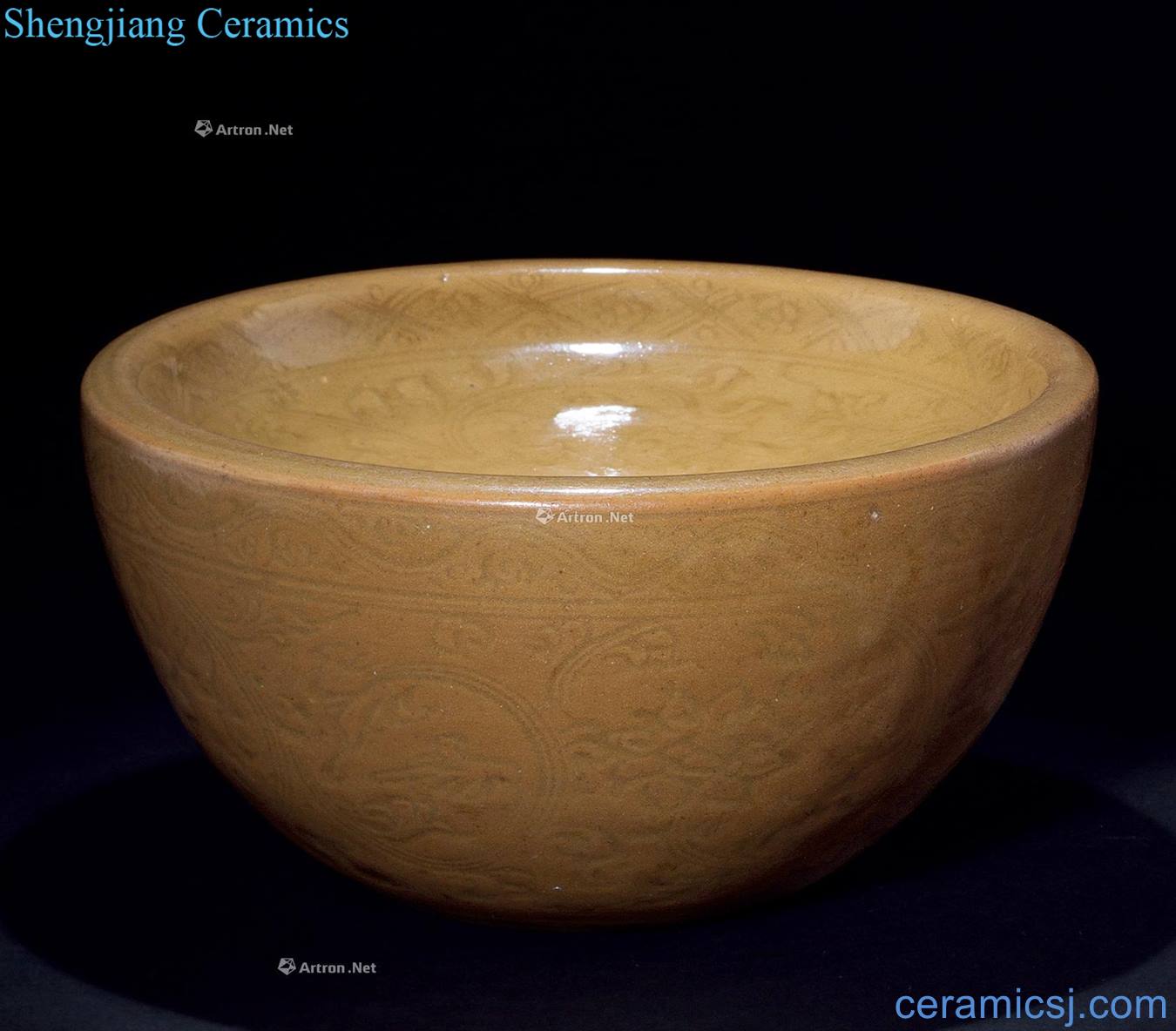 Ming Longquan celadon glaze huang dark carved flower grain zhuge bowl