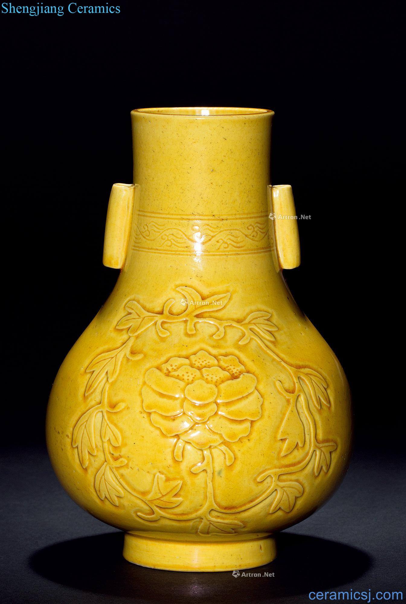 The late Ming dynasty Yellow glaze peony grains penetration ears