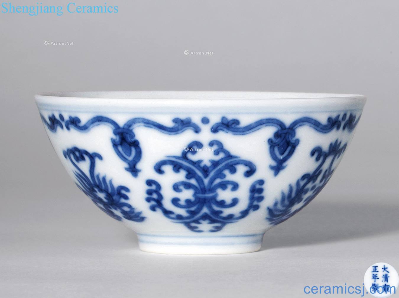 Qing yongzheng Blue and white honeysuckle grain cup