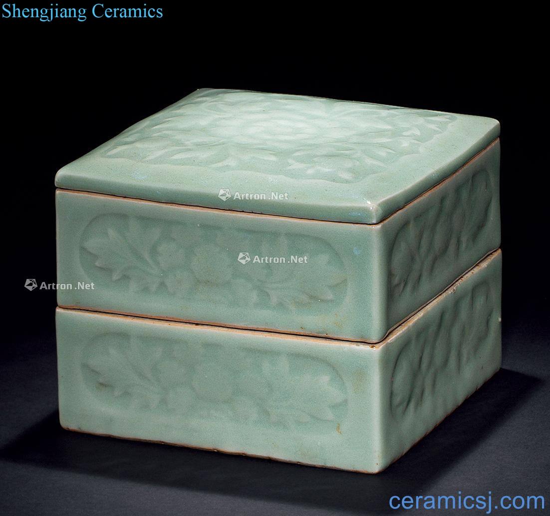 Ming Longquan celadon glaze dark carved flower tattoo box
