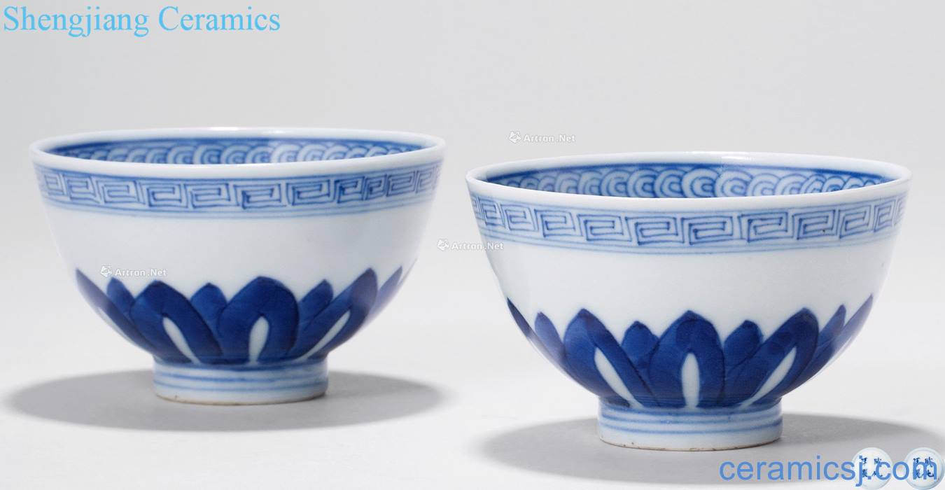 The qing emperor kangxi Blue and white flower tattoo heart bowl (a)