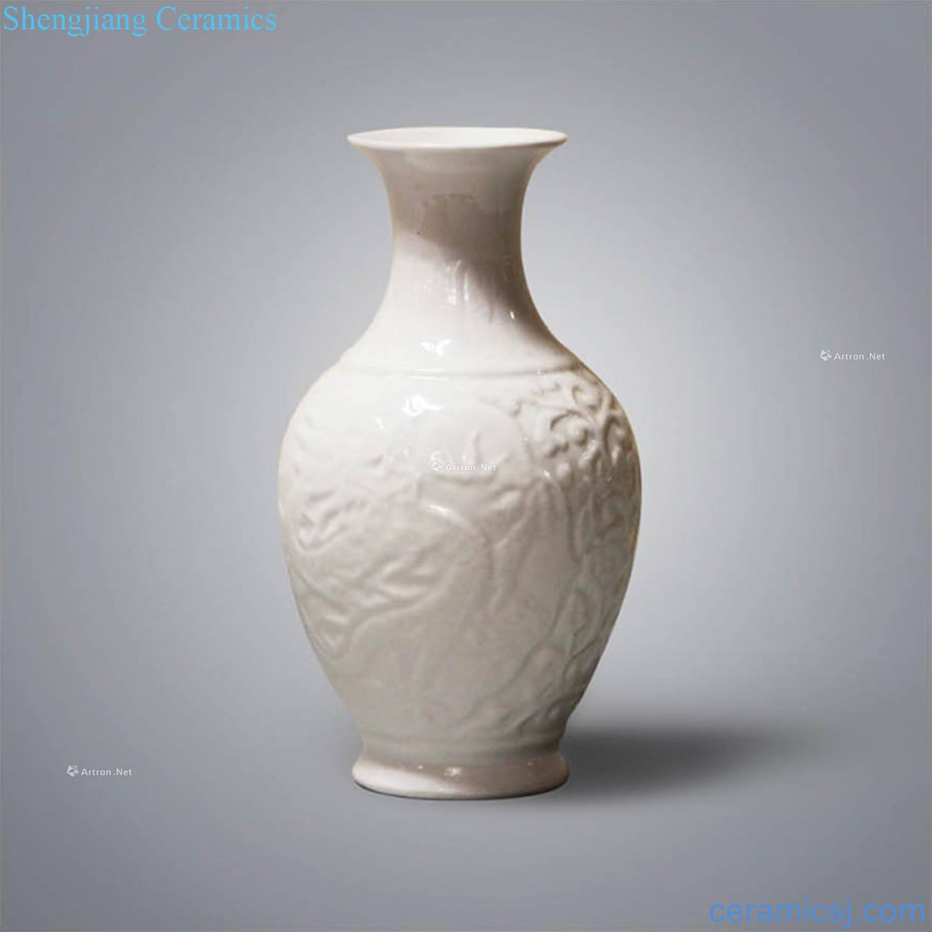 Song Yuanmao White glazed olive bottle