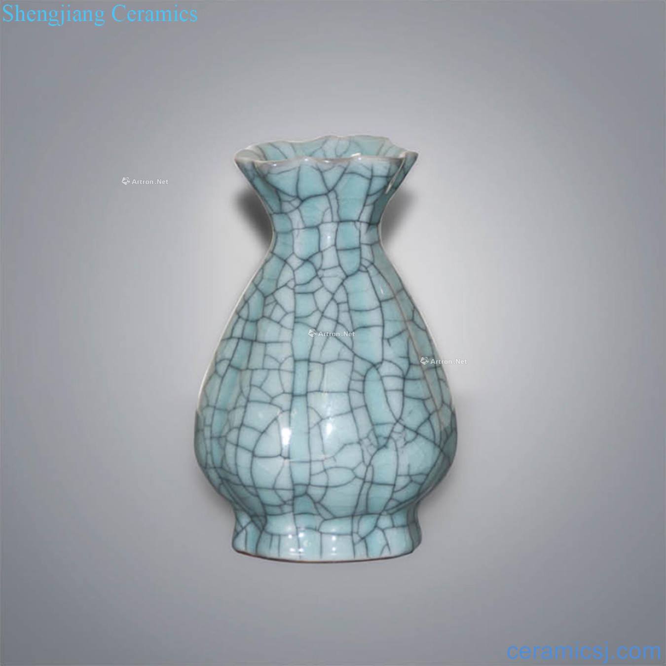 Guan kilns melon leng flower bottle mouth