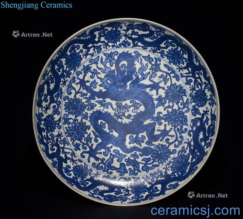 Ming Dynasty A LARGE BLUE AND WHITE DRAGON DISH