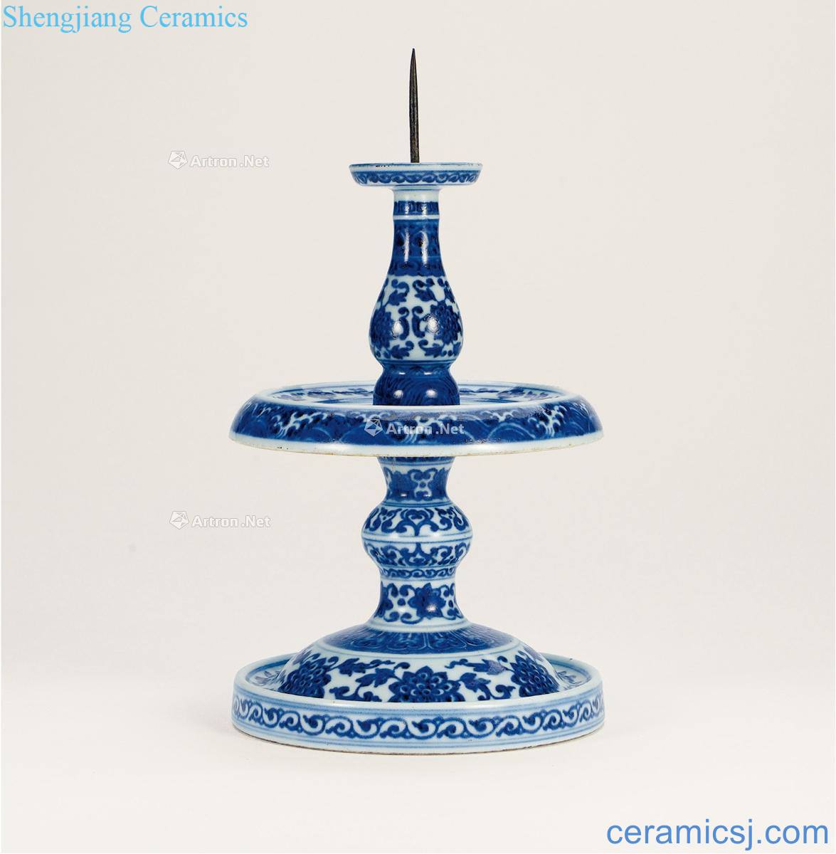 Qing qianlong Blue and white ruyi yuntou wrapped branch flowers lines candlestick