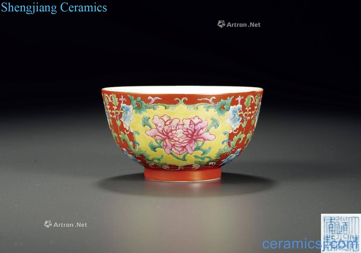 Qing daoguang Coral red famille rose medallion peony green-splashed bowls