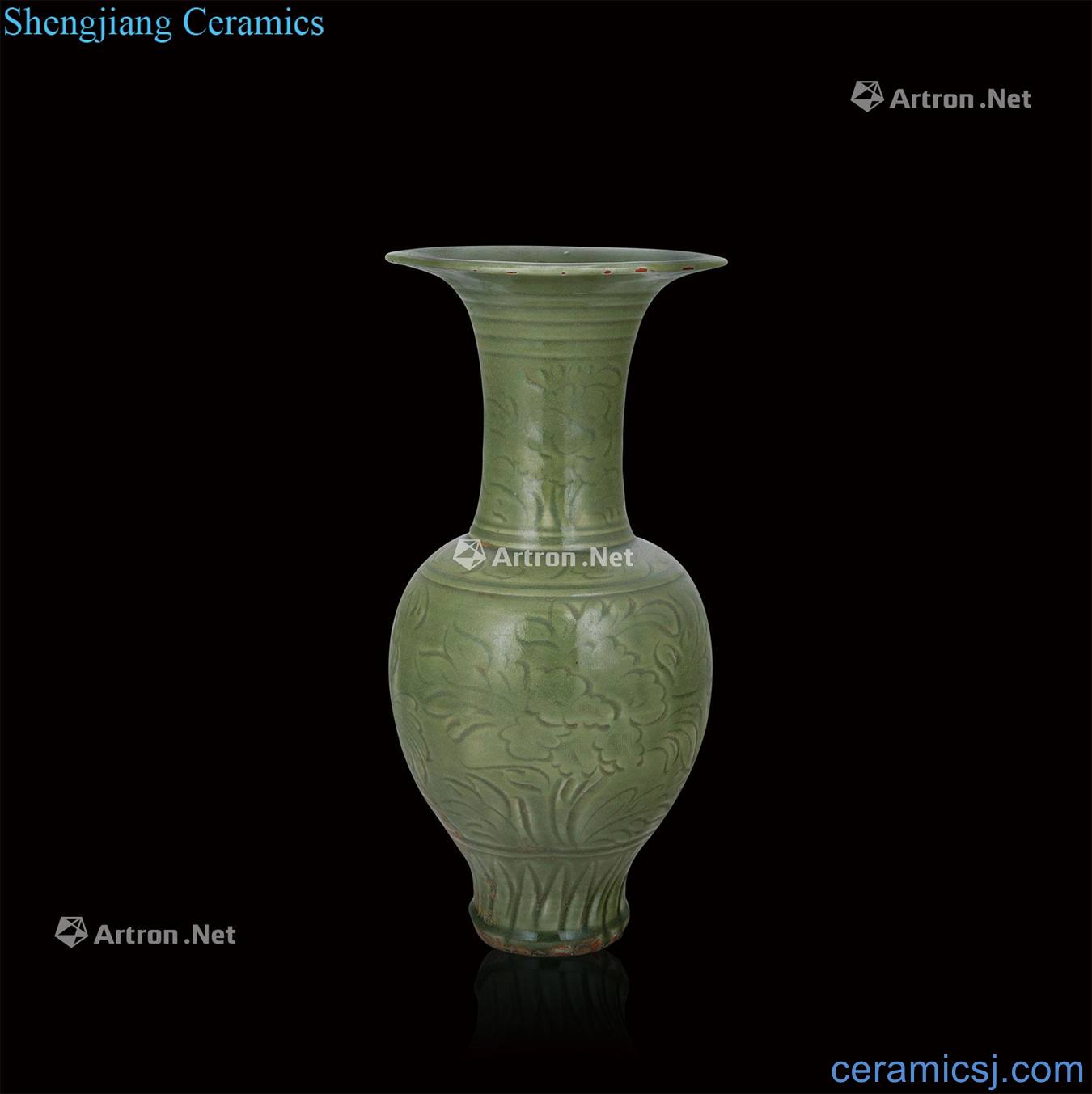 Ming Longquan celadon statue carved decorative pattern