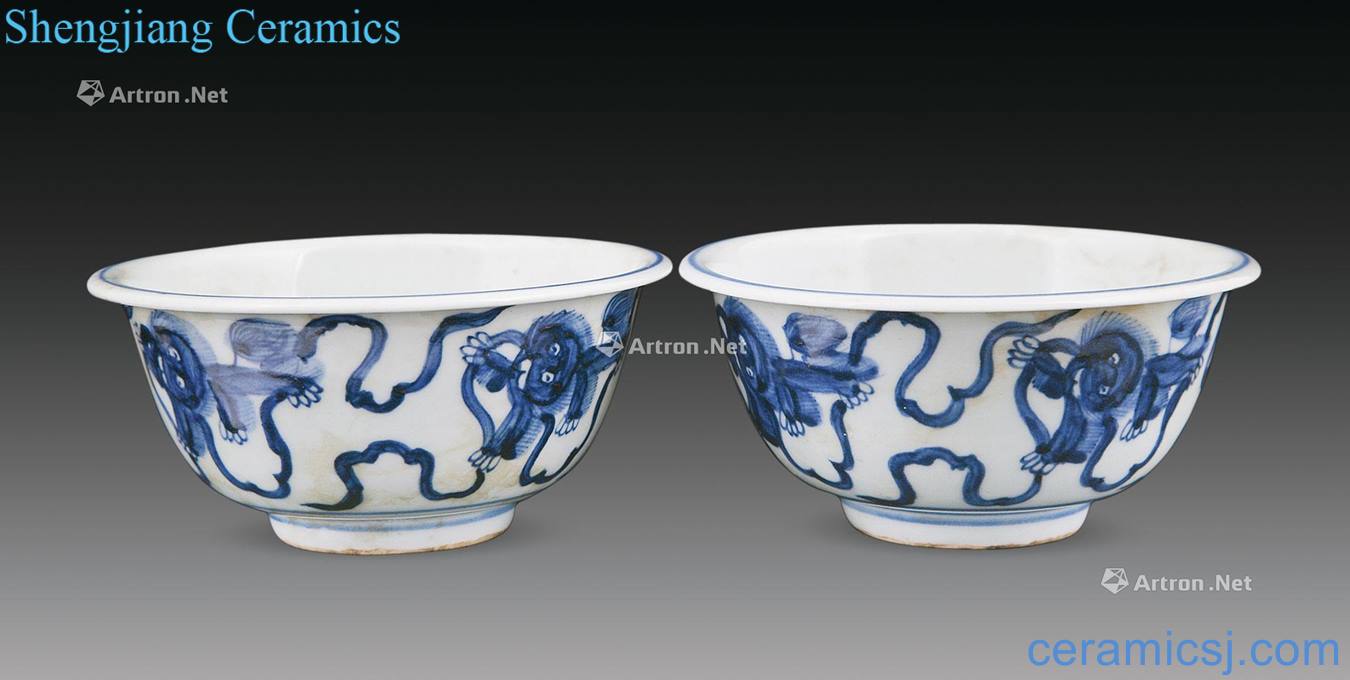 Ming Blue and white five lions green-splashed bowls (a)
