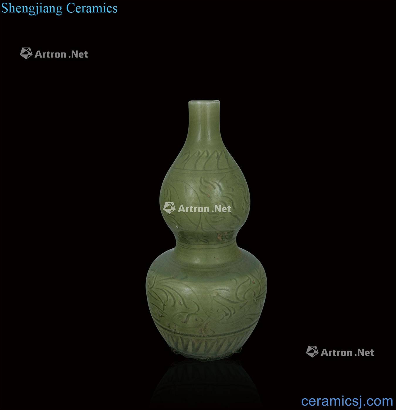 Ming Longquan celadon carved gourd bottle