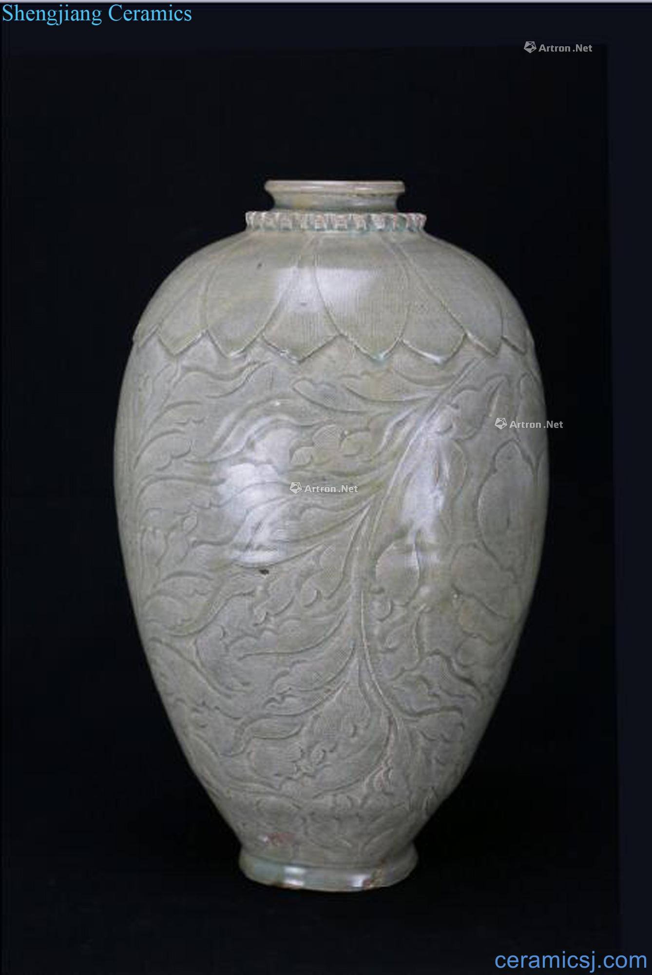 Song yao state kiln carved carved flower plum bottle