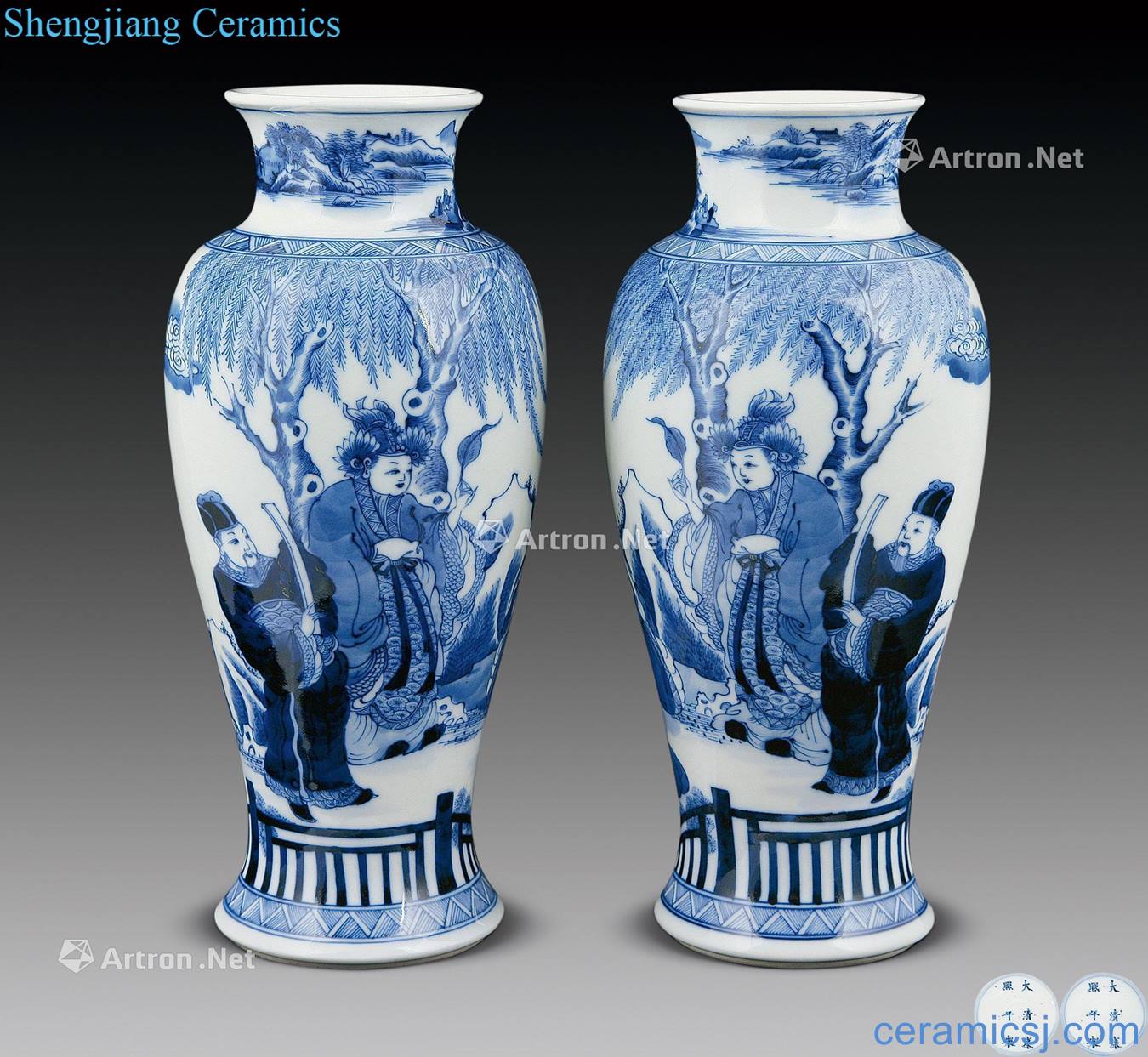 Qing dynasty blue and white figure bottles (a)