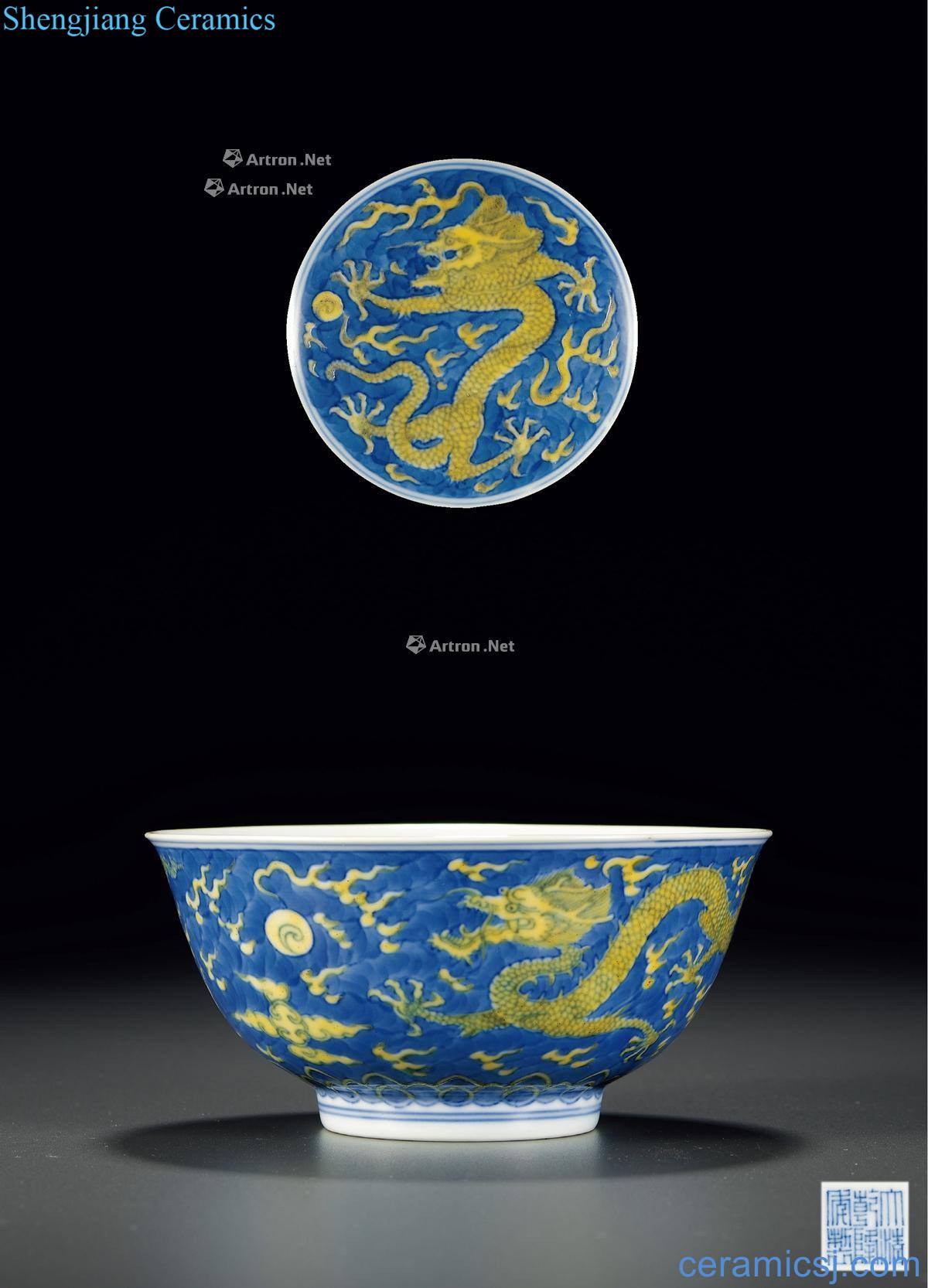 Qing qianlong Blue to Huang Cailong green-splashed bowls