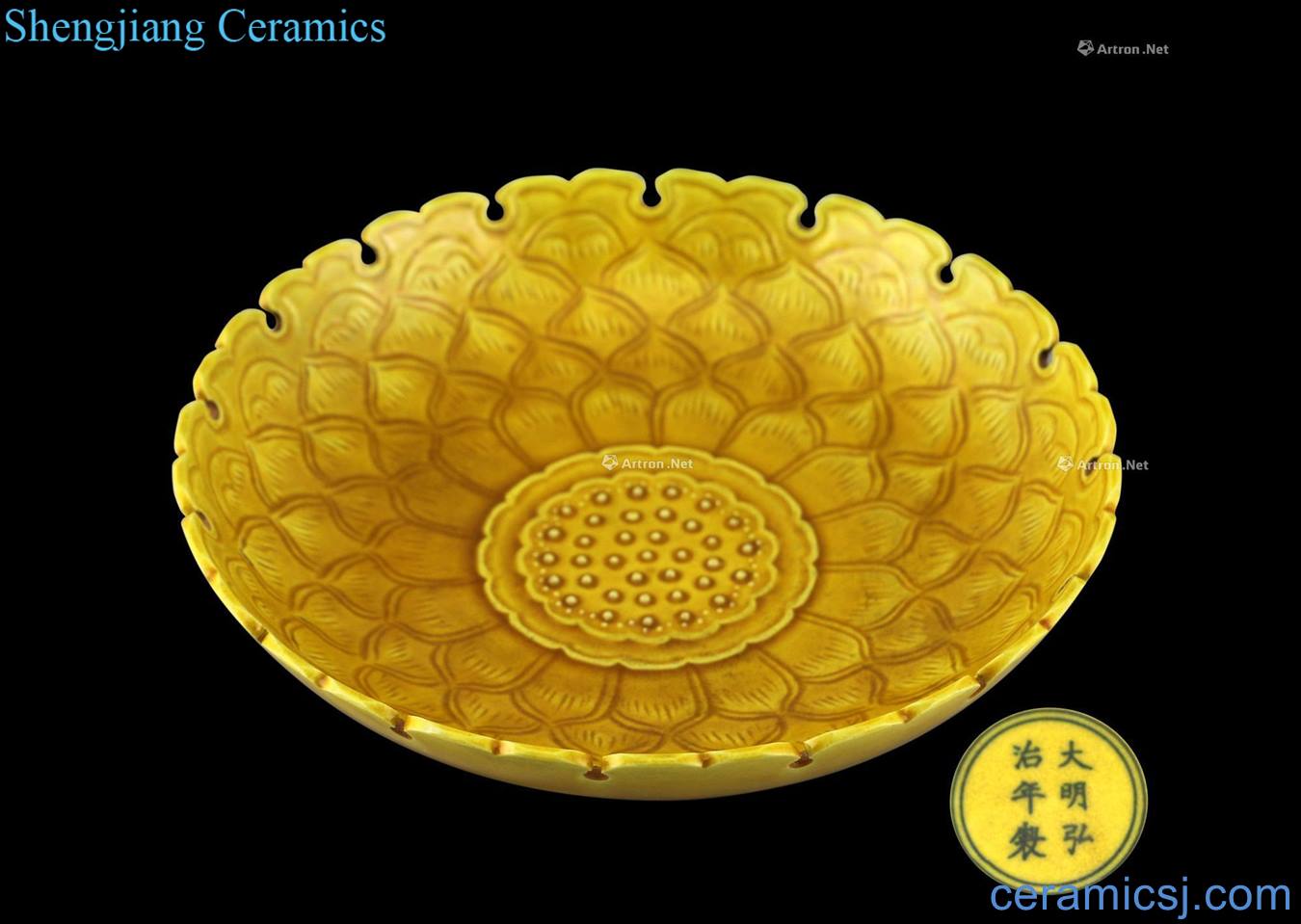 Ming Yellow glaze pick carved lotus flower mouth tray