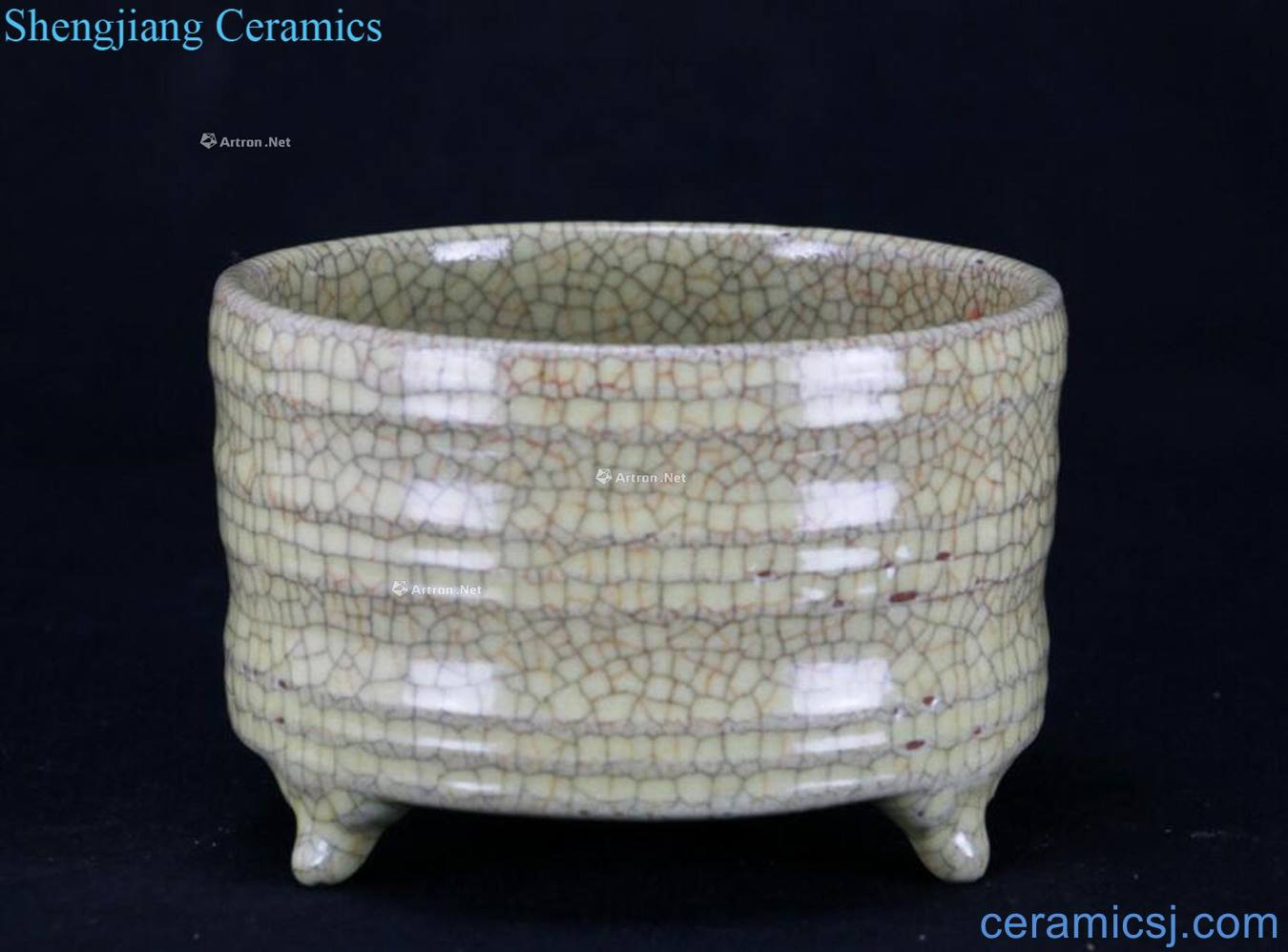 Ming Elder brother kiln cream-colored glaze bowstring grain furnace with three legs