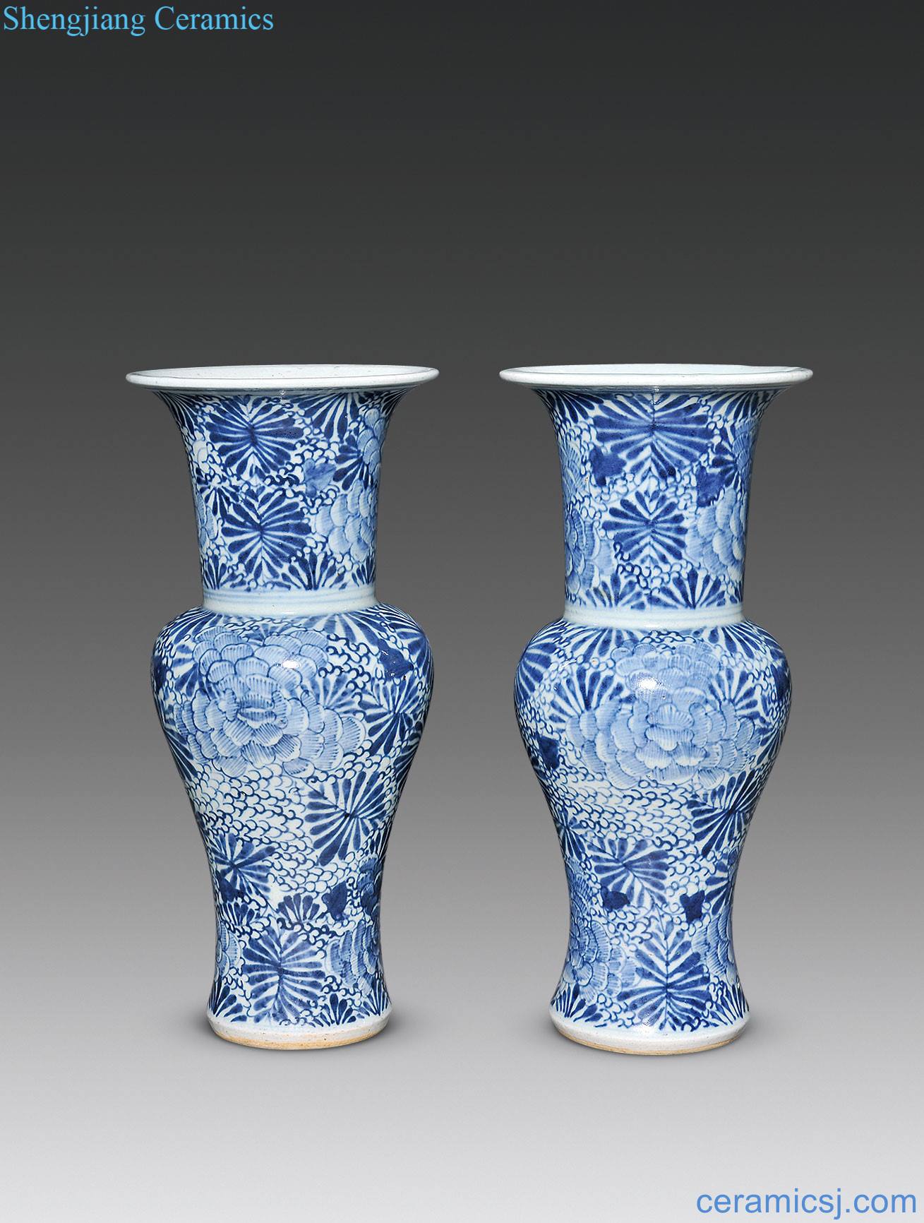 qing Blue and white tie up branch peony grains PND tail-on statue of (a)