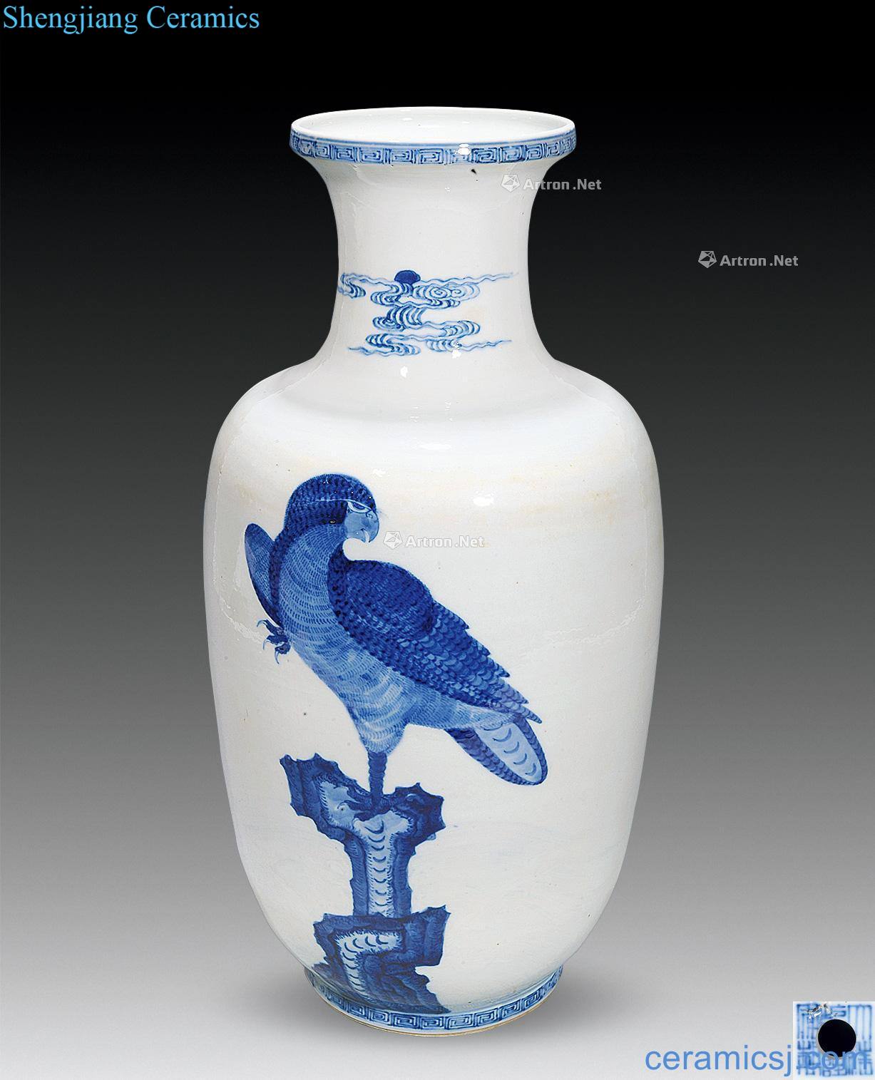 Qing qianlong blue eagle bottle