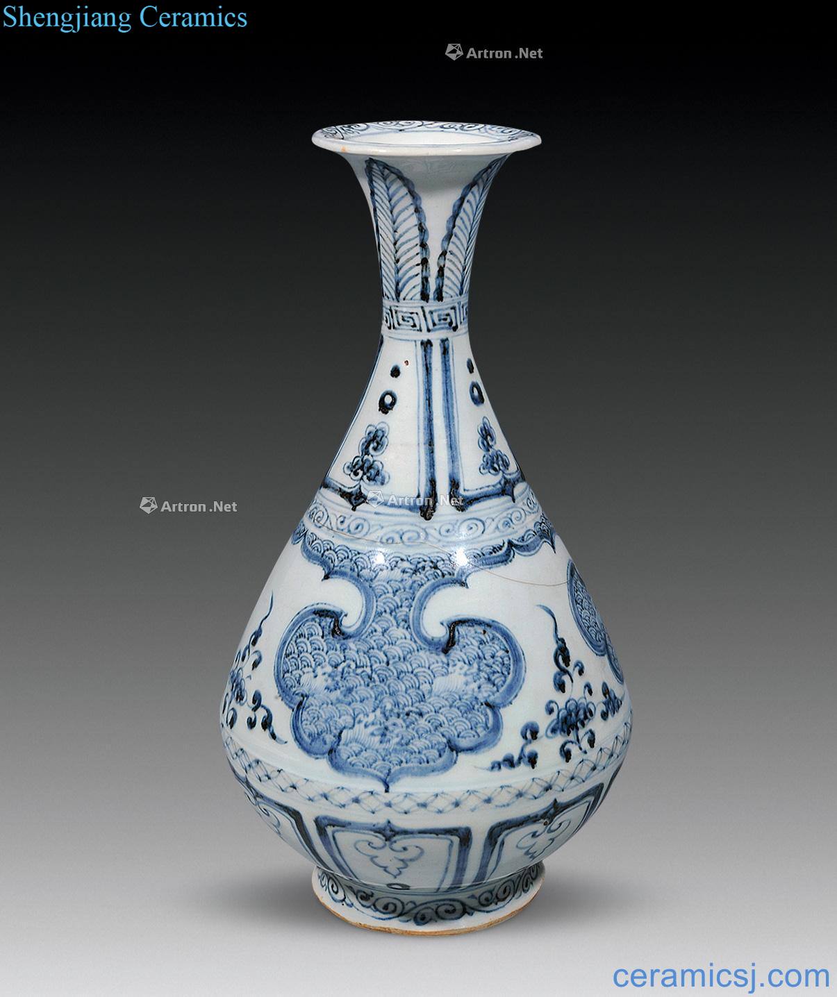 Ming or earlier Blue and white ruyi lotus-shaped okho spring bottle