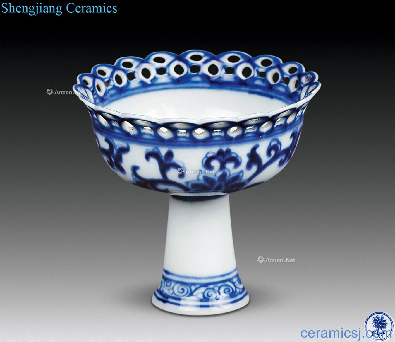 The late Ming dynasty Blue and white kwai mouth flower footed bowl (a)