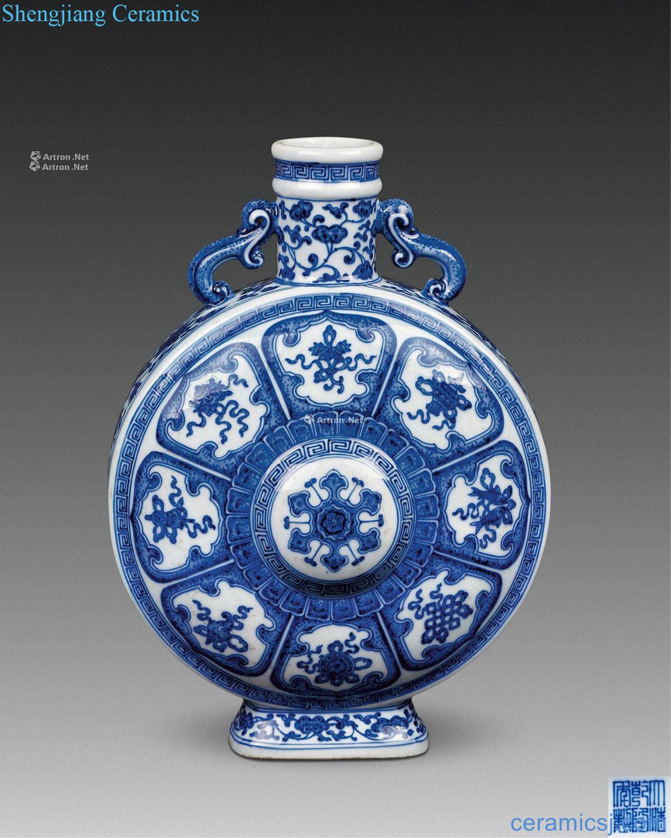 Emperor qianlong Blue and white sweet auspicious ears and flat bottle (a)