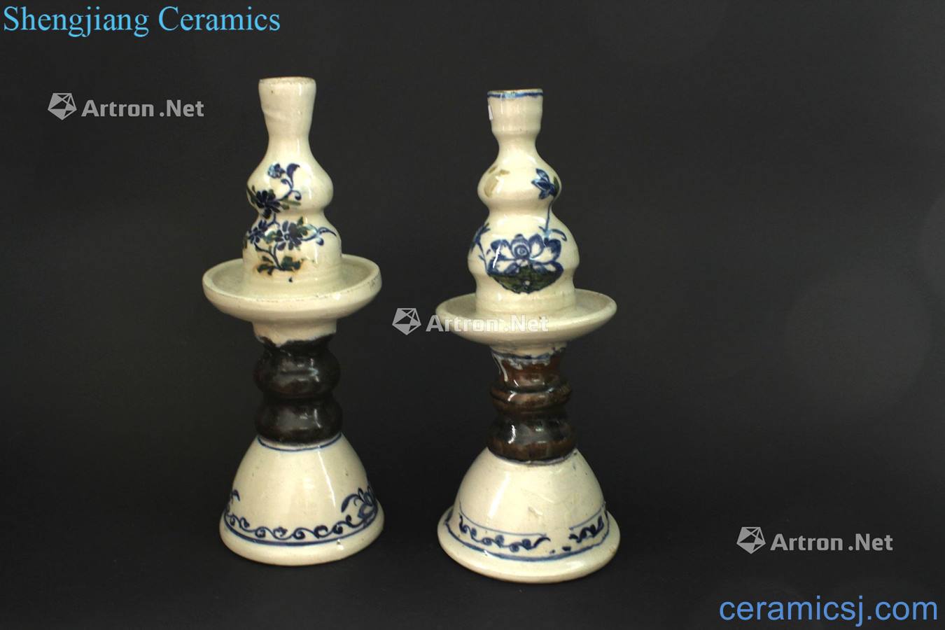 In the qing dynasty blue-and-white zijin glaze gourd shape candle inserted (a)