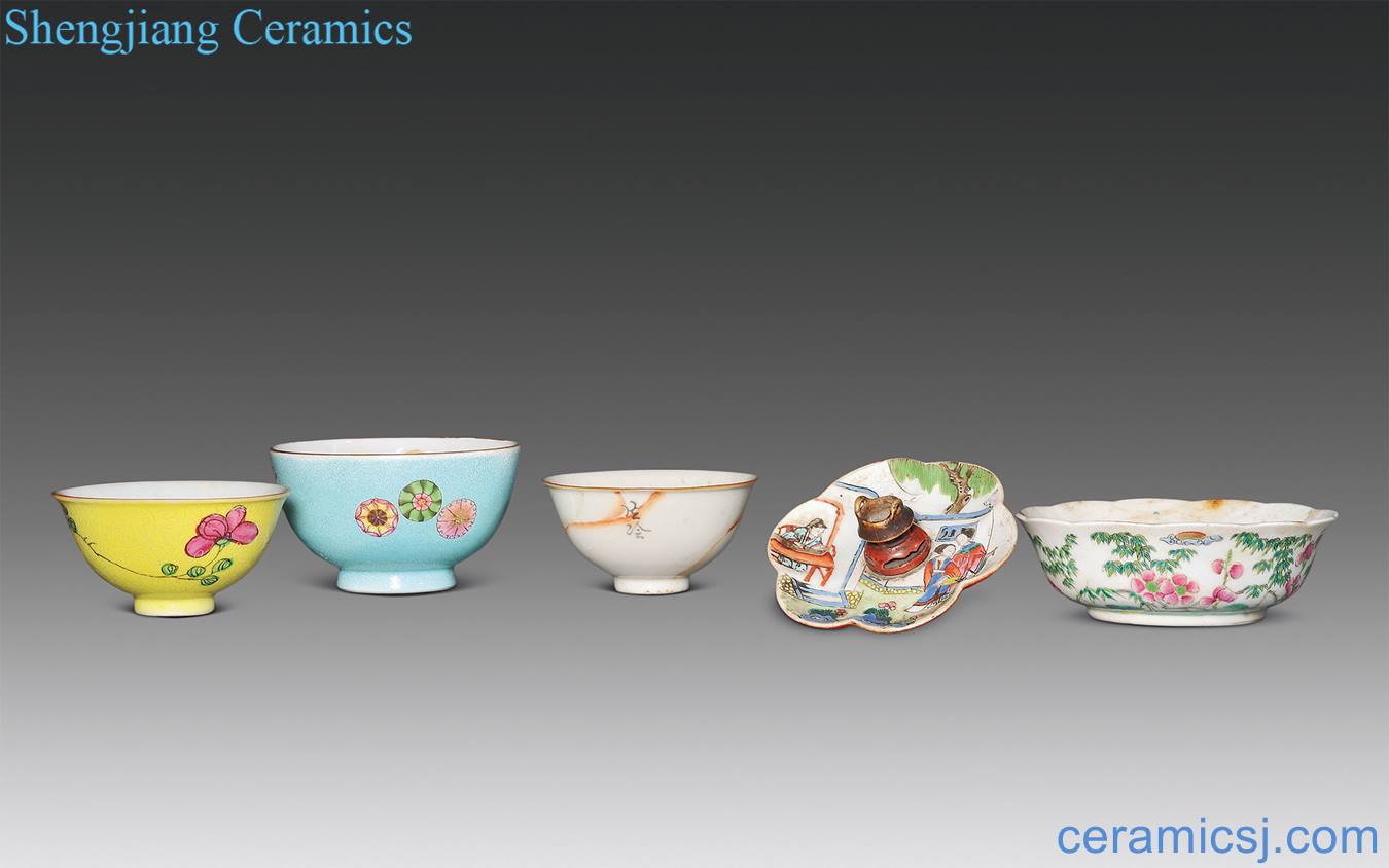 Mid qing famille rose bowl of incense inserted (five)