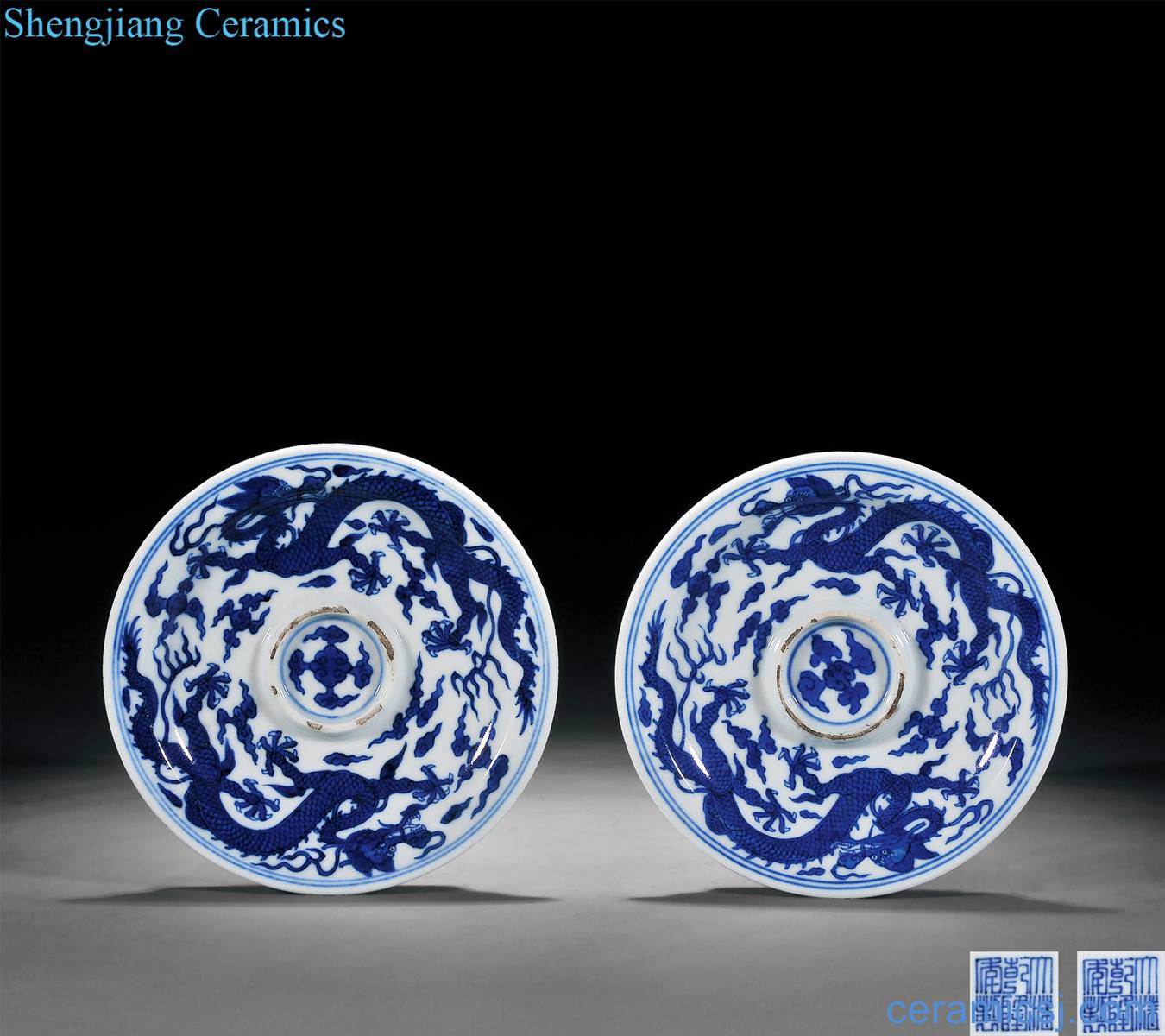 Qing qianlong Blue and white YunLongWen lamp that holds (a)