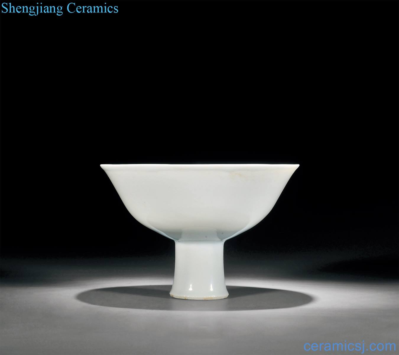 Ming dynasty White glazed stamps lotus flower grain footed bowl