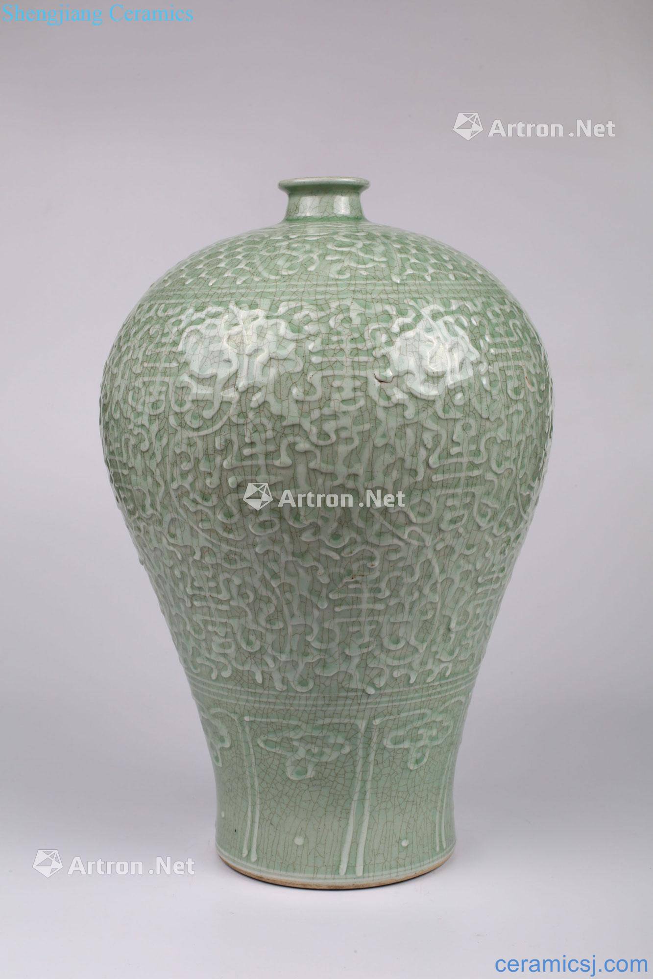 Ming Life of word lines CuiQing glaze bottle