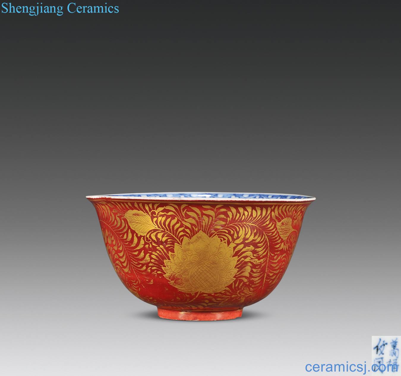Ming jiajing in blue and white flowers and birds outside red colour to tie up branch lotus lines small bowl