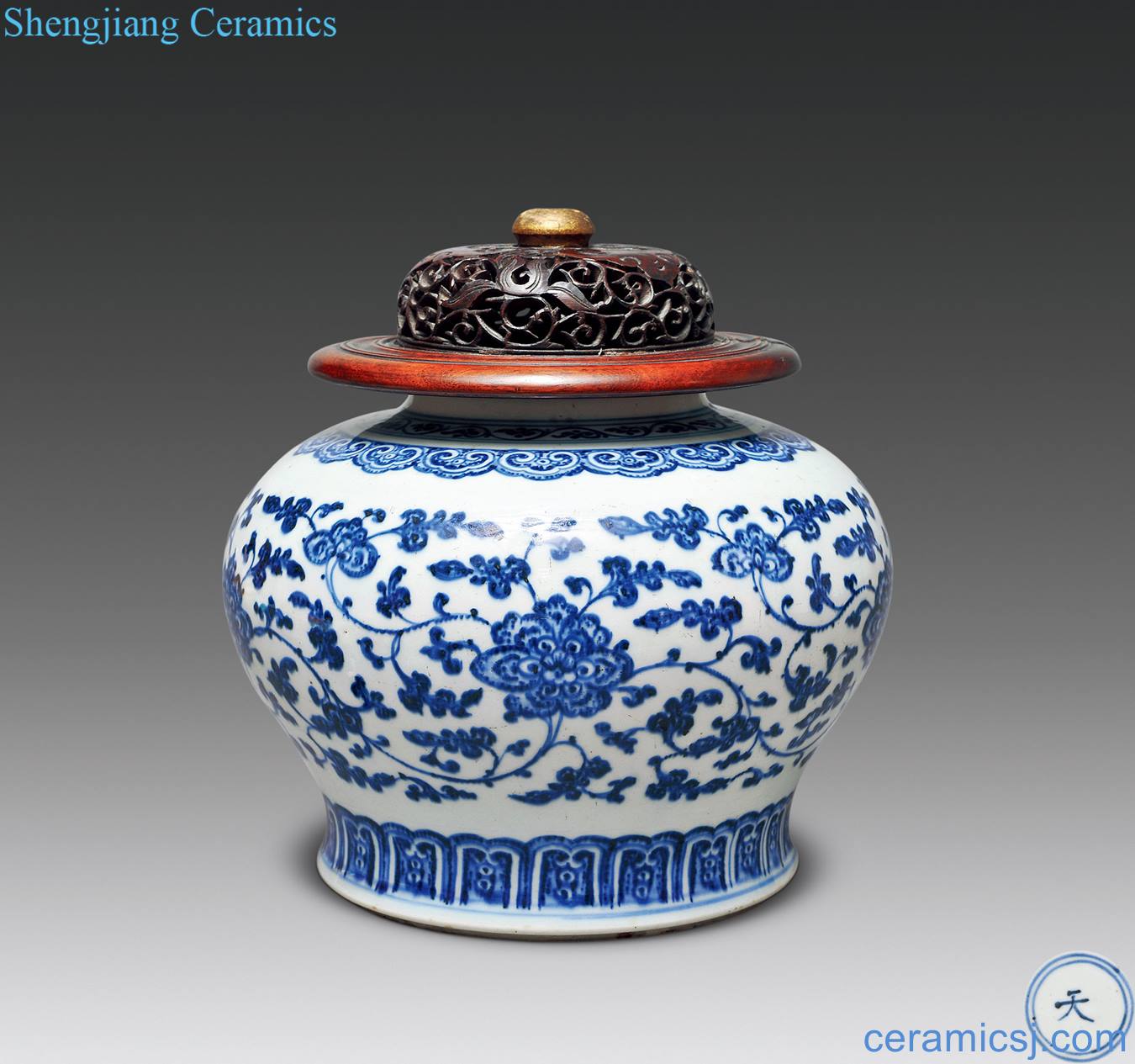 Qing qianlong Blue and white lotus flower grain day word can