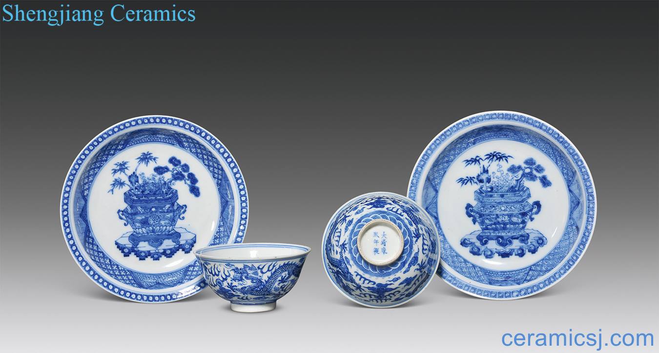 In late qing dynasty Blue and white, poetic figure Each pair of blue and white YunLongWen small bowl