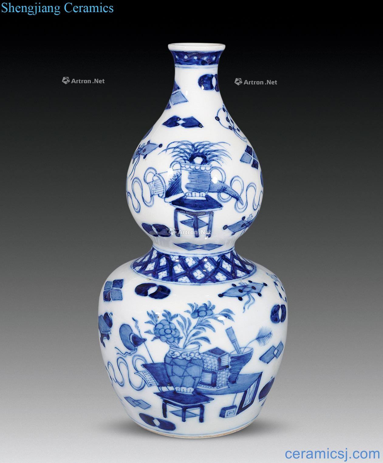 Good luck in qing dynasty blue and white antique bottles