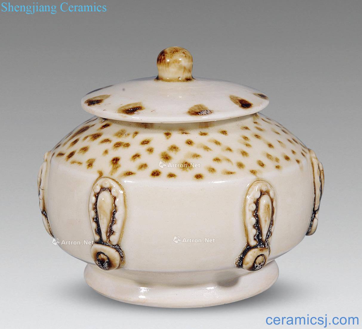 Ming or earlier Xing kiln white porcelain blotches tureen