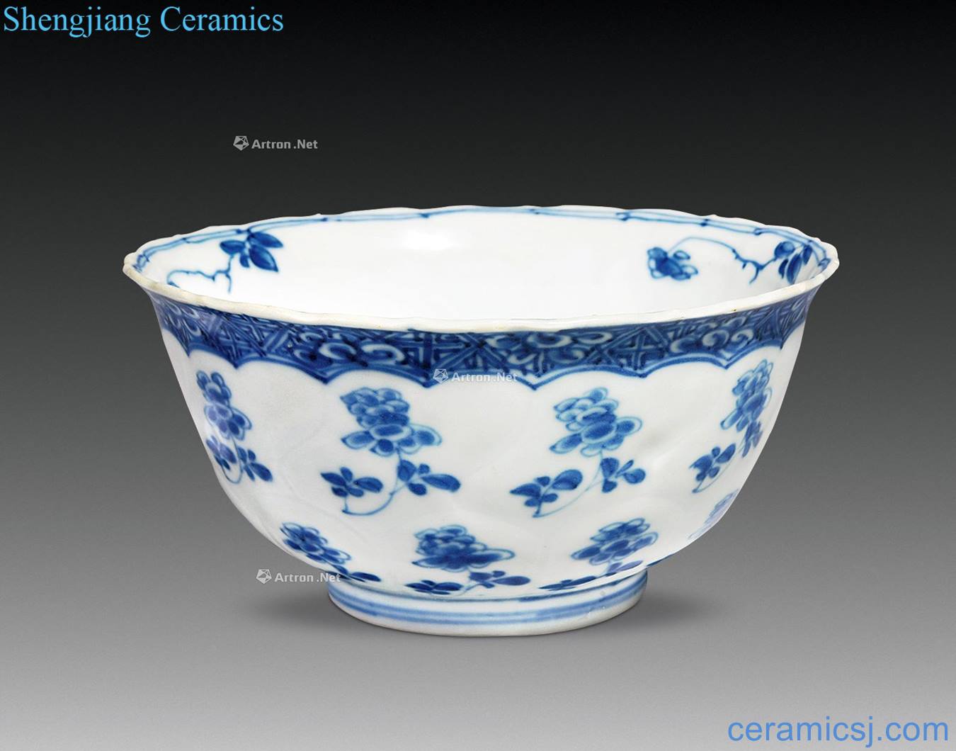The qing emperor kangxi Blue and white flowers of jingdezhen kiln lotus-shaped bowl lines